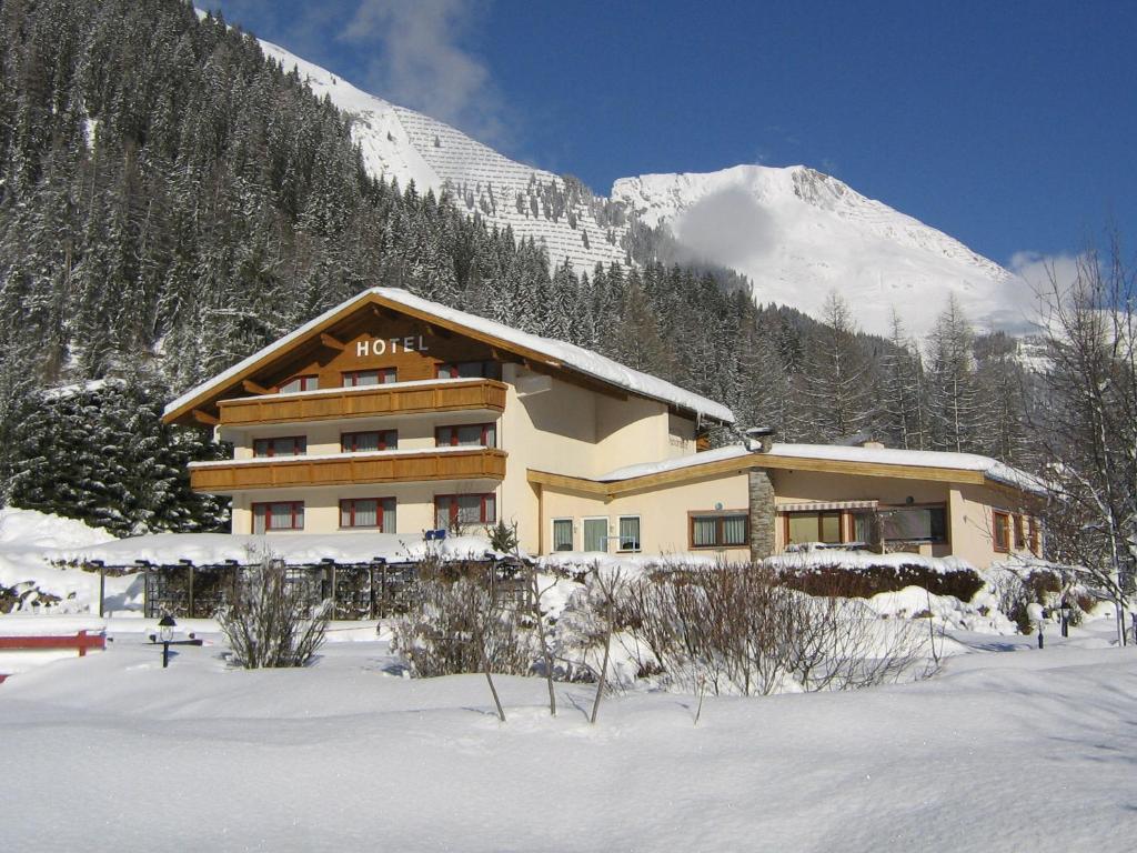 Hotel Panorama Elbigenalp Εξωτερικό φωτογραφία